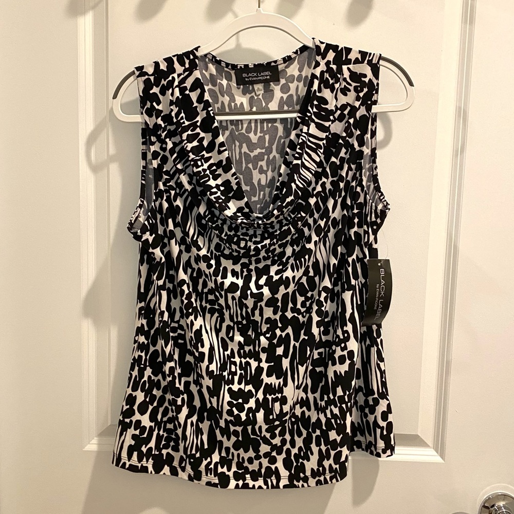 NWT 🆕 Women’s Sleeveless Black & White Top XL